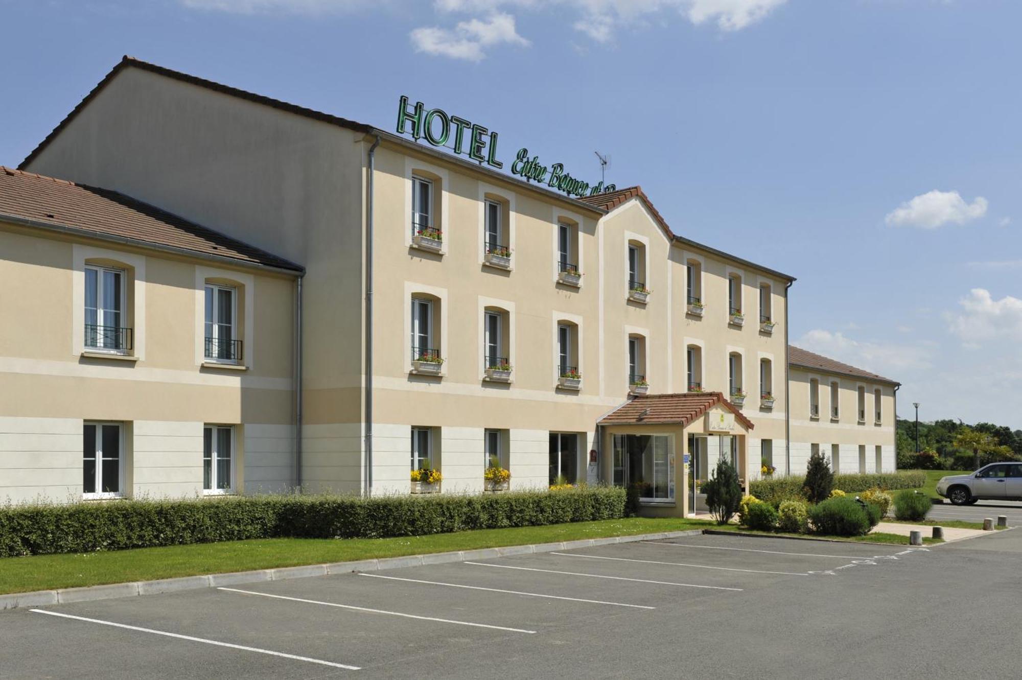 Brit Hotel Châteaudun Buitenkant foto
